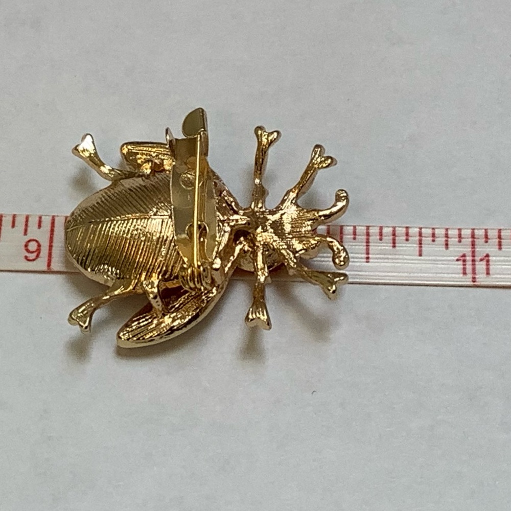 Red and Gold Flying Insect Brooch - Picture 7 of 8